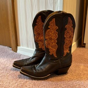 Women’s Heritage Boots Size 6